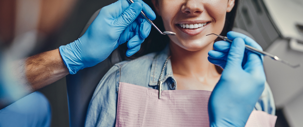 Kompleksowe leczenie dentystyczne – znajdź drogę do zdrowego i pięknego uśmiechu.